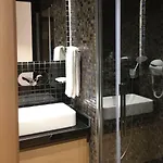 Four-g Hotel