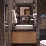 Hotel Four-g