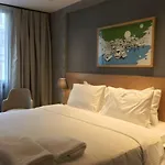 Four-g Hotell 3*