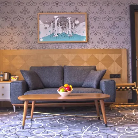 Four-g Hotel 3*